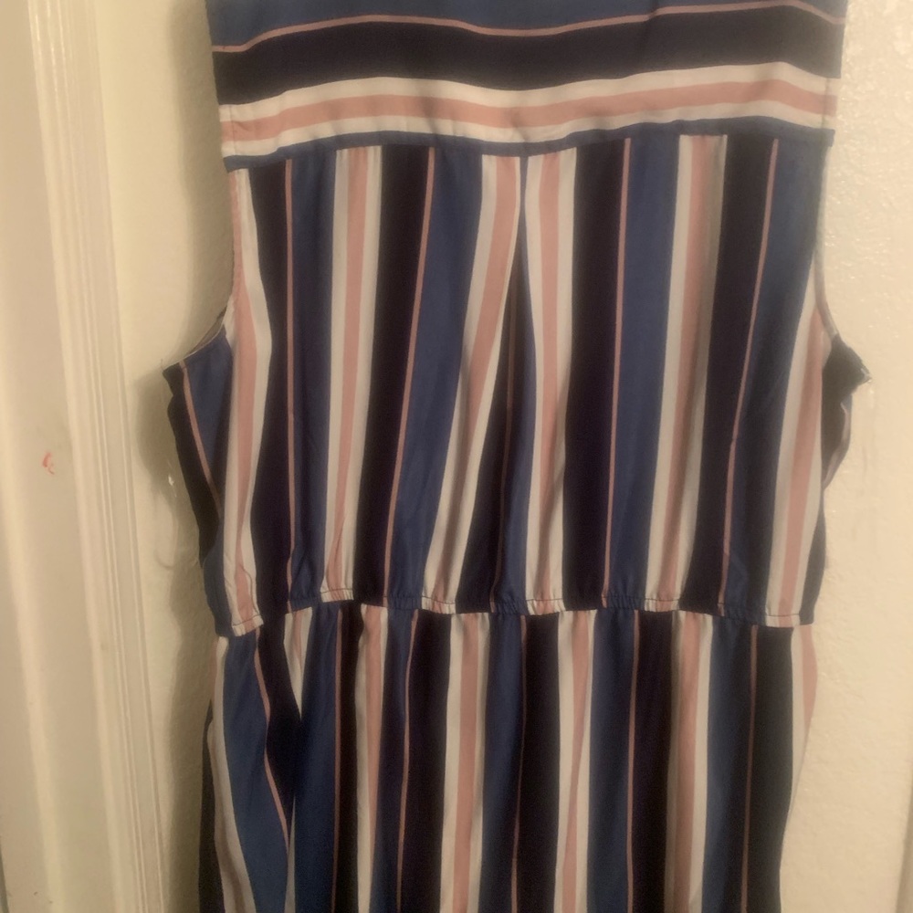 Dress - Picture 3 of 4